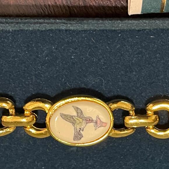 Barlow gold bracelet with hand painted bird charms - Picture 3 of 3